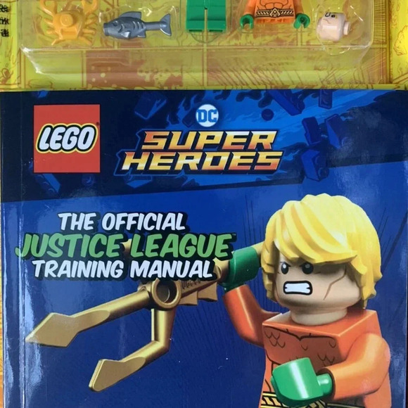 NEW Lego Super Heroes The Official Justice League Training Manual & Mini Figure - Picture 3 of 4